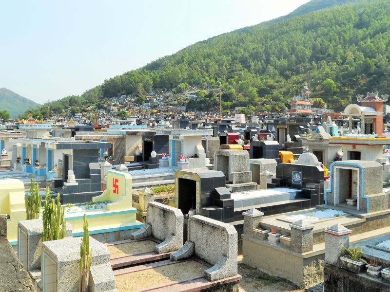 Nghĩa địa hay nghĩa địa là nơi để chôn cất người đã khuất, được tập trung lại một khu vực với nhau